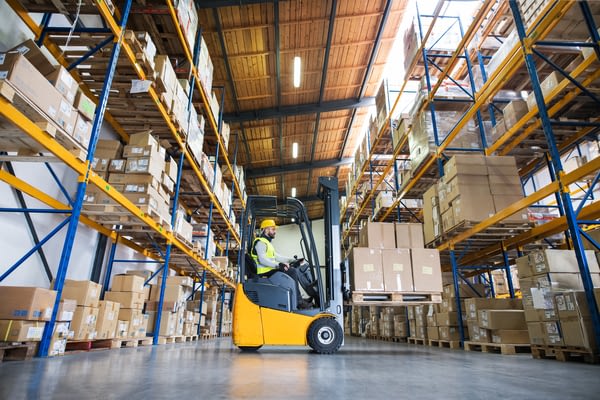 Image warehouse worker with forklift 600x400
